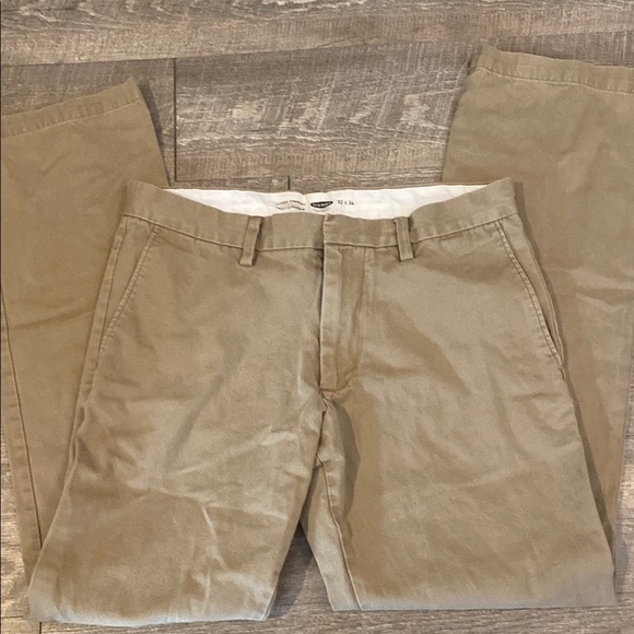 Old Navy Tan Chinos Classic Flat-Front Design - Picture 2 of 6